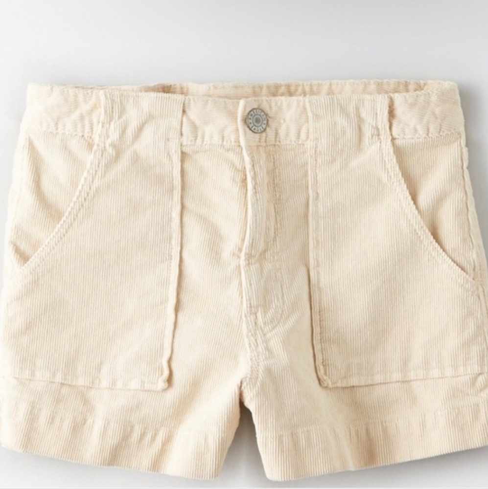American Eagle Shorts Cream Corduroy Super Stretch Womens Size 4